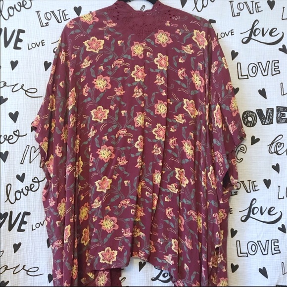 Sun & Shadow Eyelet Lace Floral Kimono NWT - Picture 4 of 10